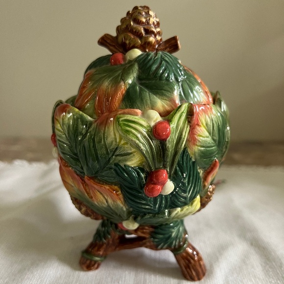 Fitz and Floyd 'Christmas Lodge' Covered Sugar Bowl - Picture 1 of 3